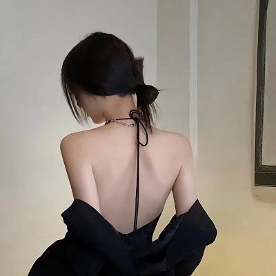 女摄青鬼游埠
